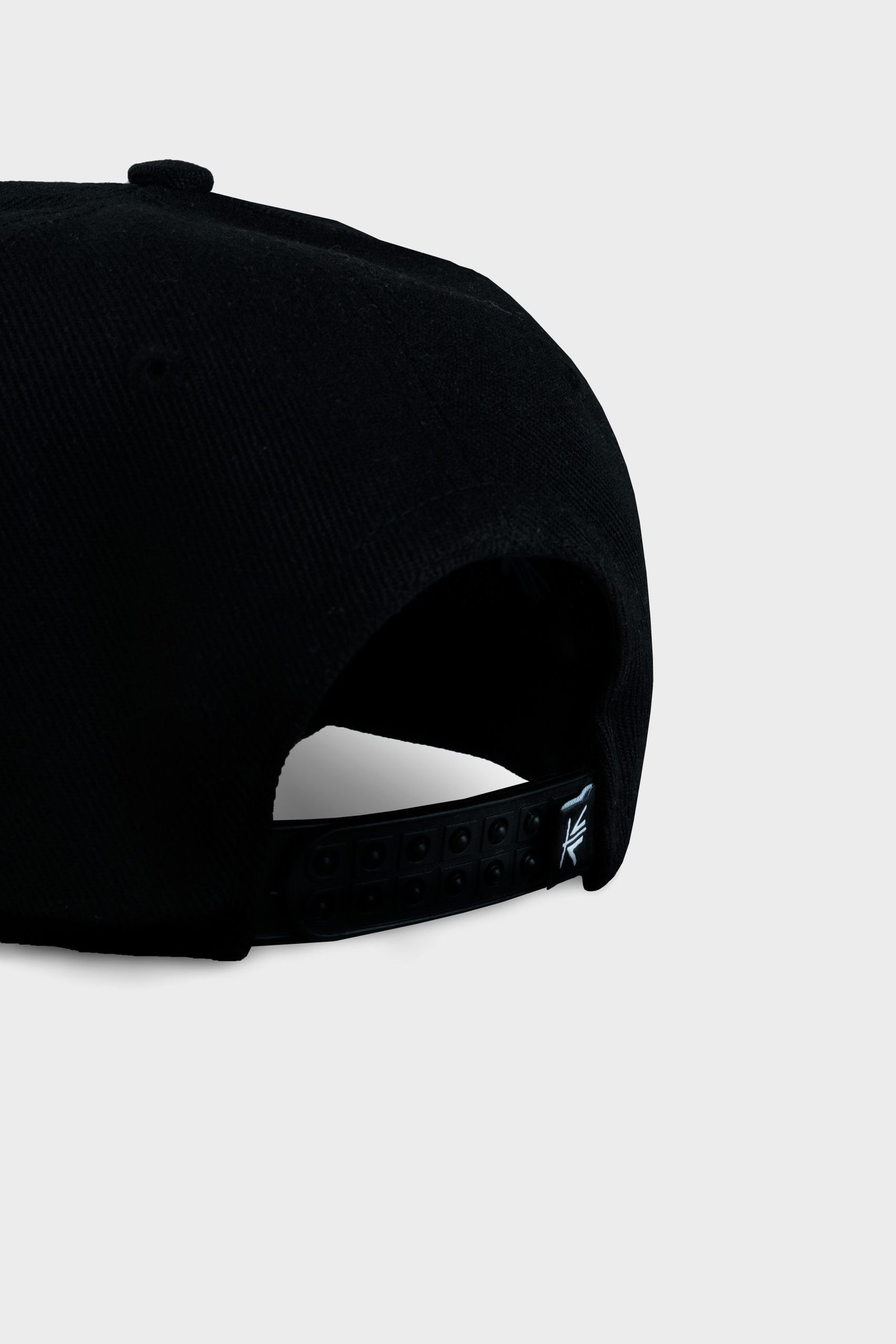VYBN BLACK SIGNATURE CAP 3
